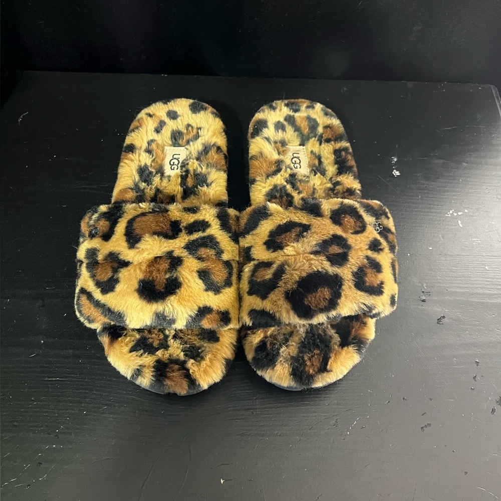 UGG PLATFORM SLIDES